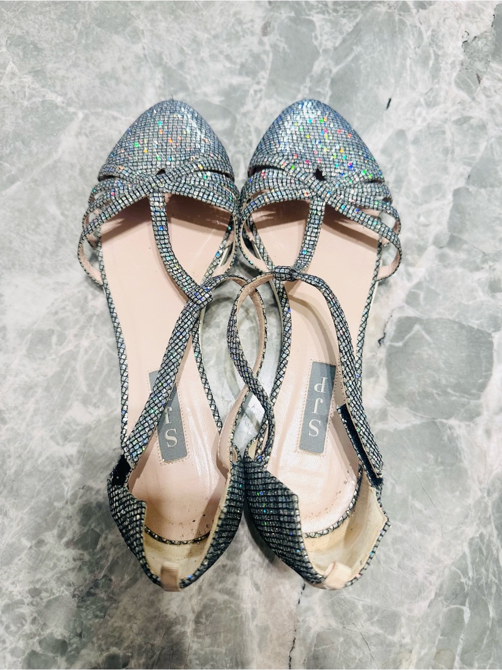 SJP Sarah Jessica Parker 7.5-8 EU 38.5Silver Holographic Glitter Caged Flat - Picture 3 of 3